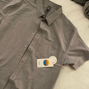 NWT Vuori short sleeve button down, color: fog